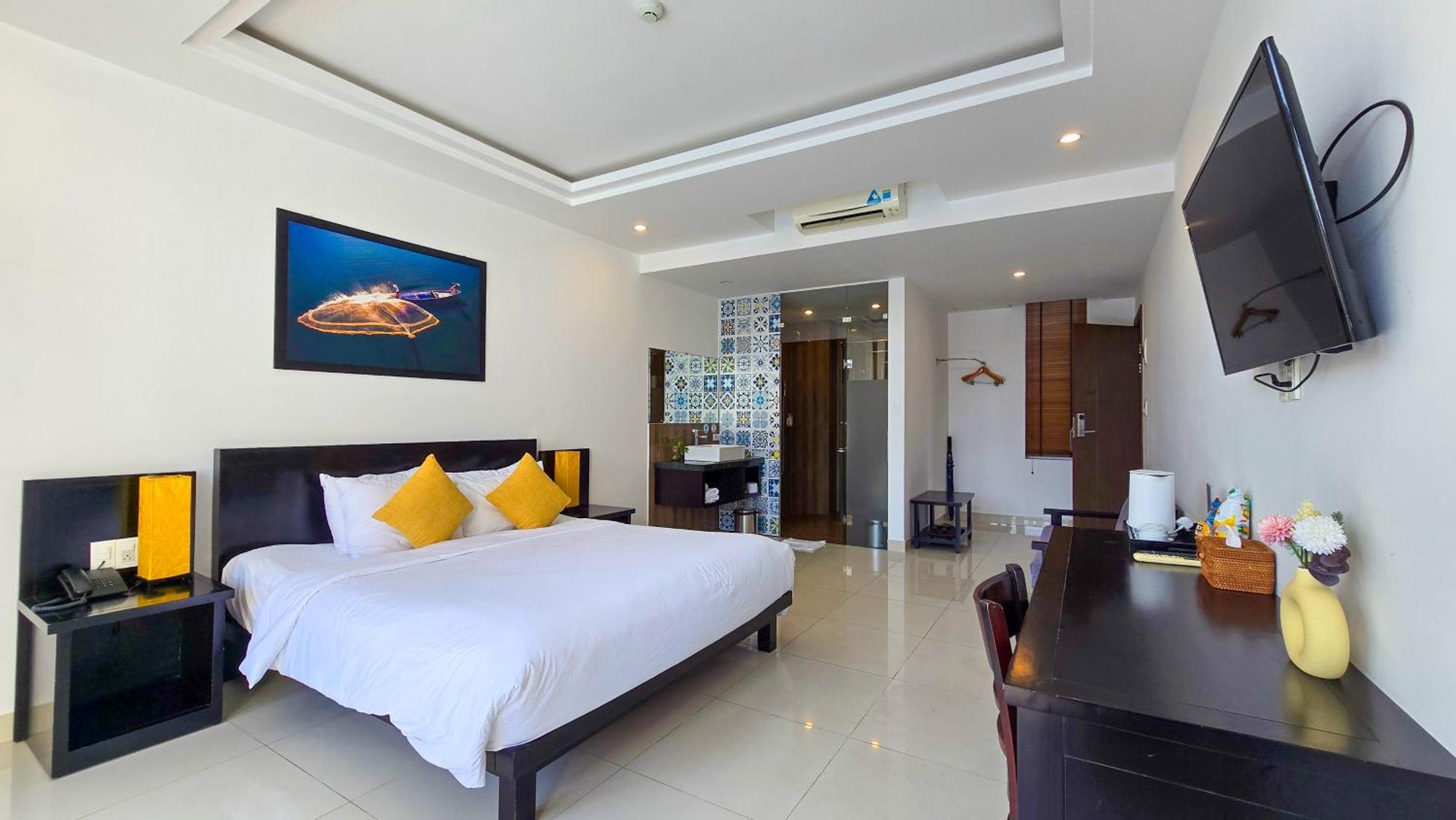 Riverside White House Hotel Hoi An Exterior photo