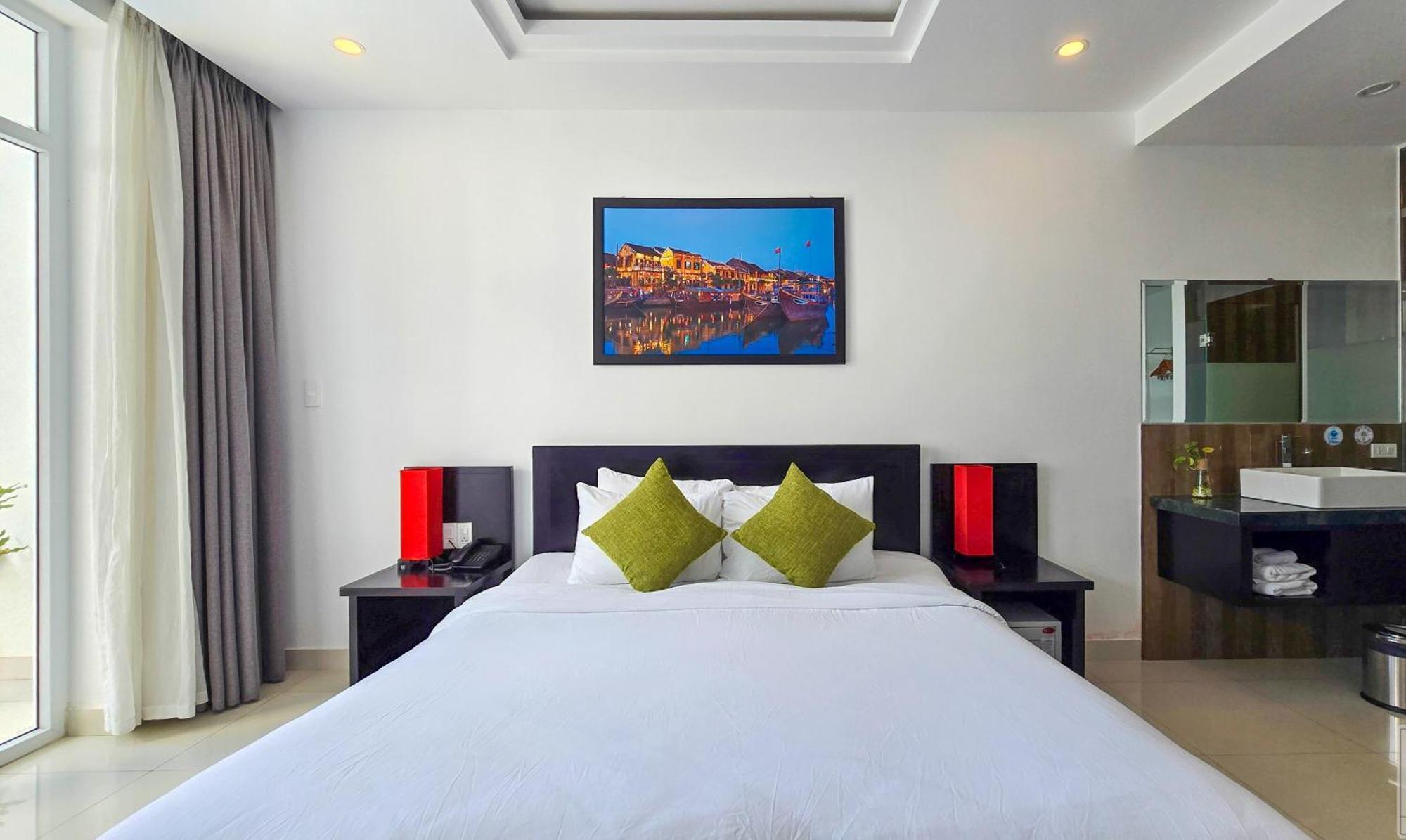 Riverside White House Hotel Hoi An Room photo